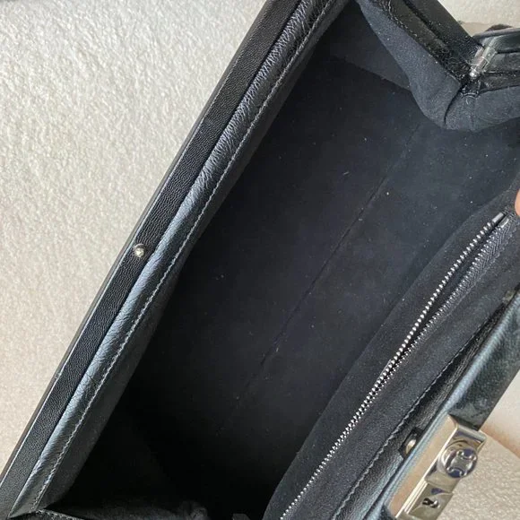 Celine - Picture 4 of 10